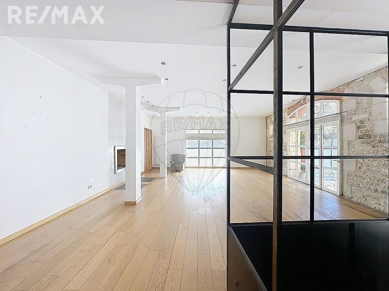 Maison - 212 m² - 7 pièces