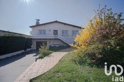 Maison - 137 m² - 8 pièces