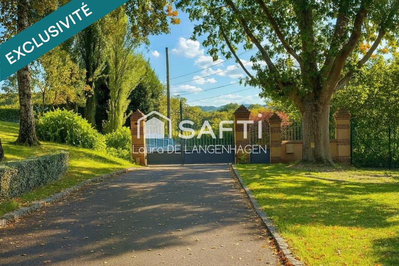 Maison - 225 m² - 10 pièces