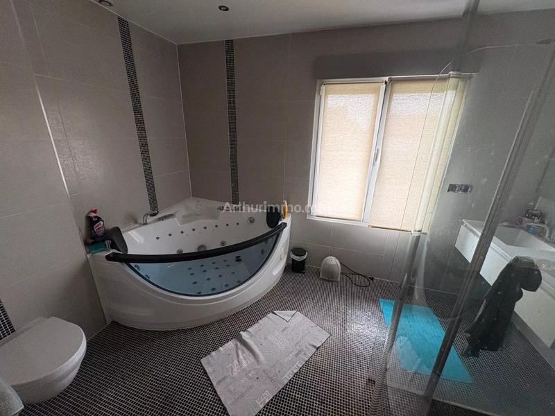 Maison - 174 m² - 8 pièces