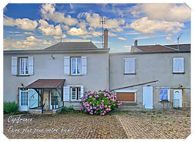 Maison de village - 473 m² - 12 pièces