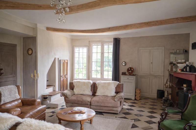 Maison - 220 m² - 6 pièces