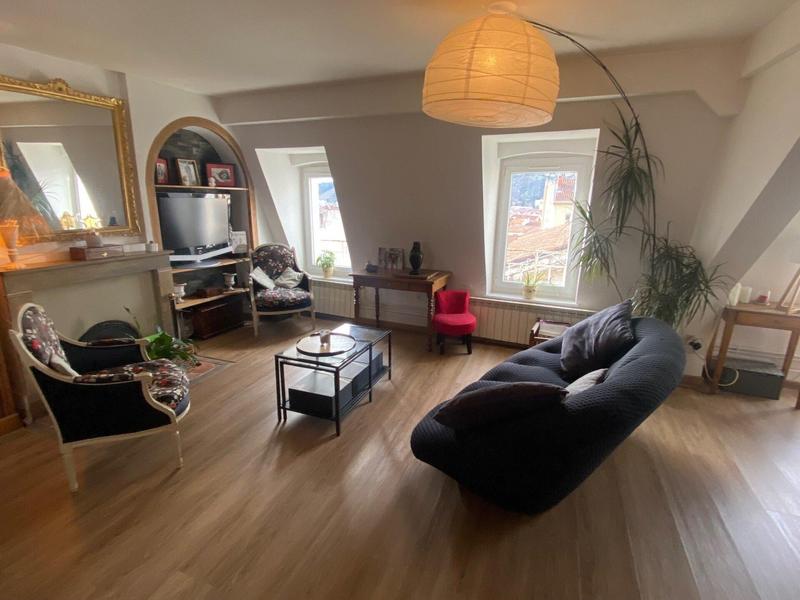 Appartement - 122 m² - 6 pièces