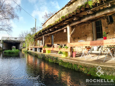 Maison ancienne - 256 m² - 8 pièces