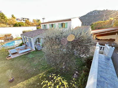 Villa - 175 m² - 6 pièces