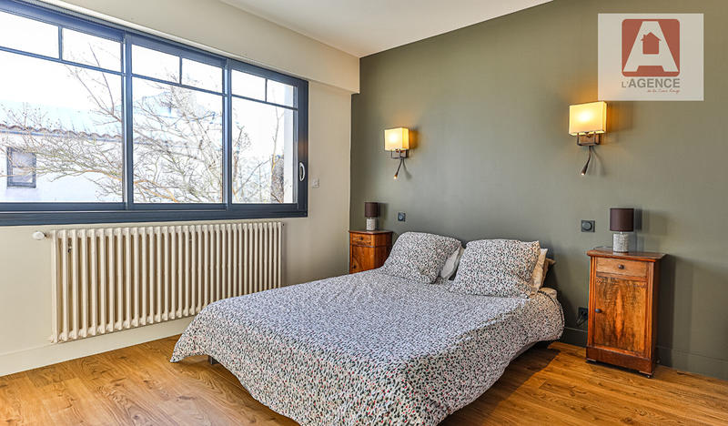 Maison - 250 m² - 10 pièces