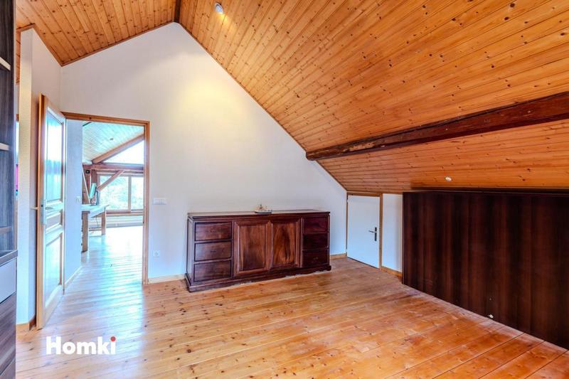 Maison - 200 m² - 7 pièces