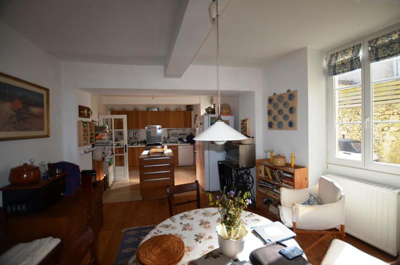 Maison - 210 m² - 7 pièces