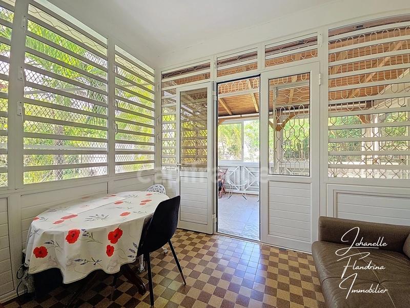 Maison - 184 m² - 9 pièces