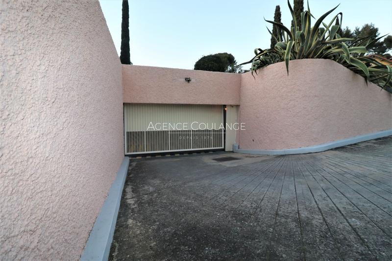 Parking / Garage - 13 m²