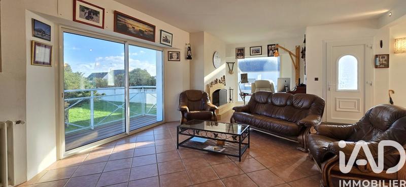 Maison - 216 m² - 7 pièces