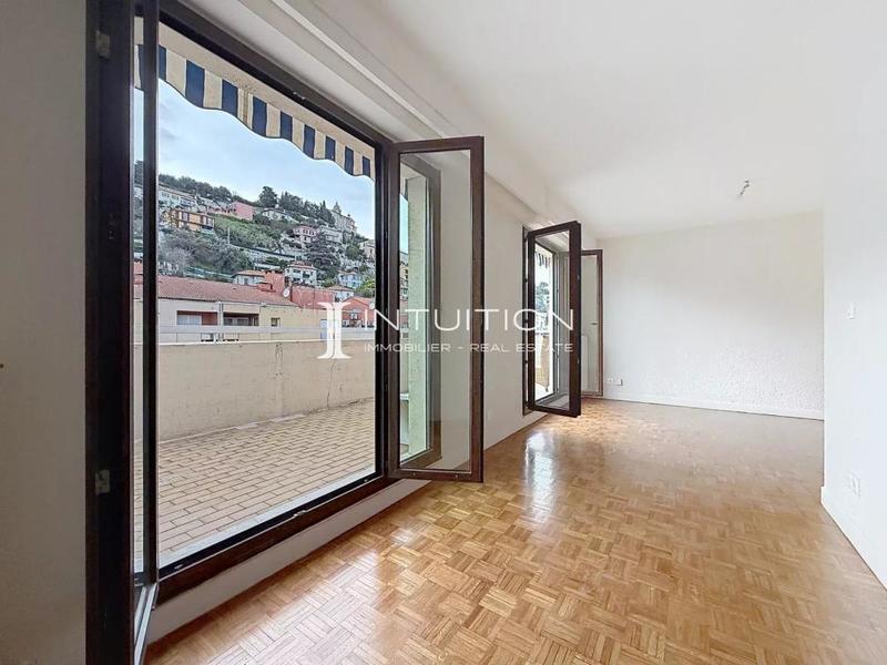 Appartement - 100 m² - 4 pièces