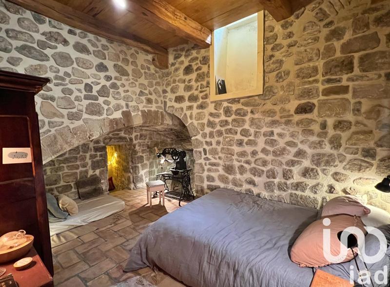 Maison - 246 m² - 8 pièces