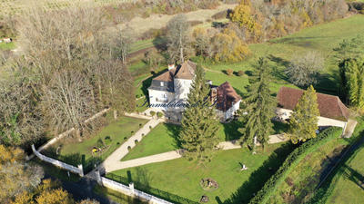 Maison - 396 m² - 13 pièces