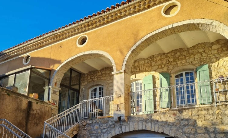 Mas - 550 m² - 26 pièces