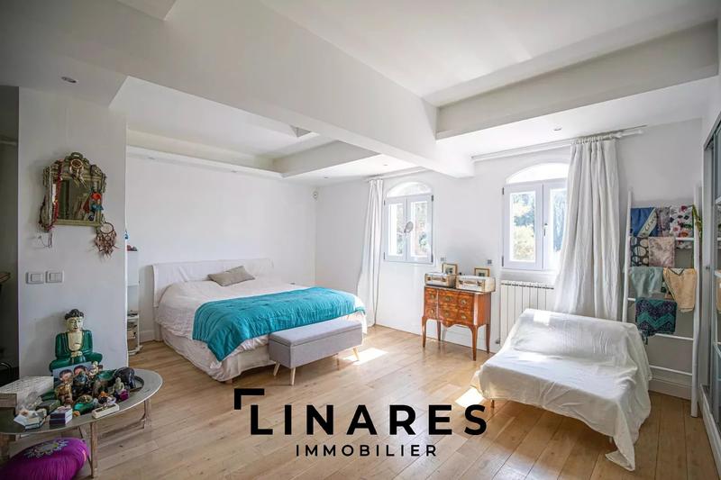 Villa - 320 m² - 5 pièces