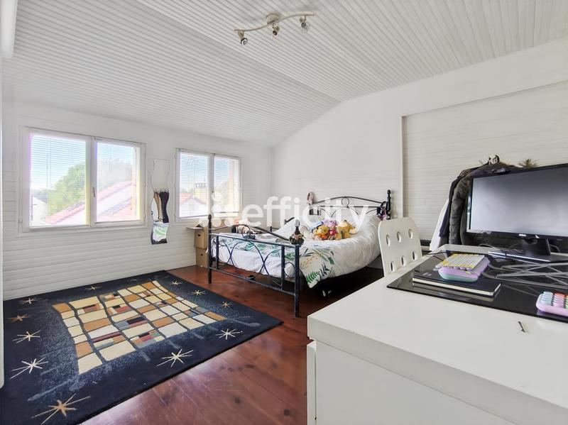 Maison - 165 m² - 8 pièces