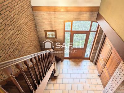 Maison - 240 m² - 8 pièces