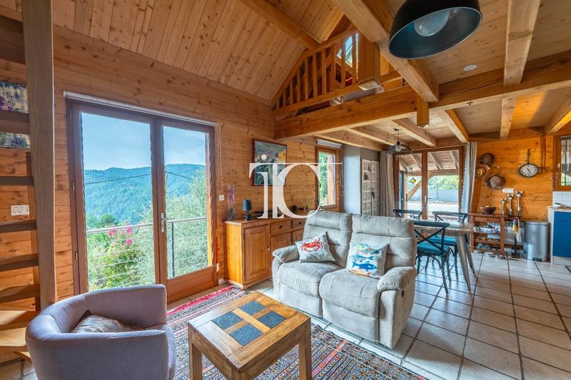 Maison de bois - 70 m² - 4 pièces
