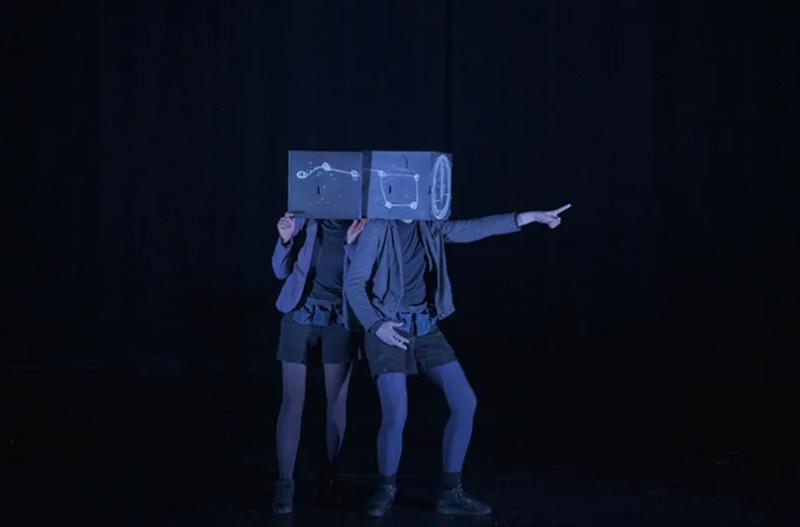 Théâtre : les petites géométries