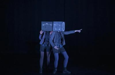 Théâtre : les petites géométries