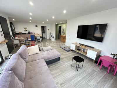 Maison traditionnelle - 104 m² - 5 pièces