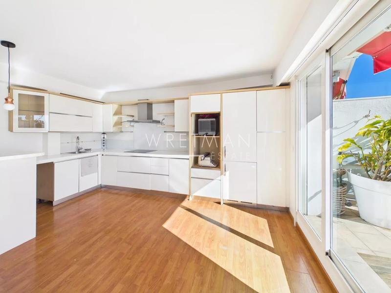 Appartement - 85 m² - 4 pièces