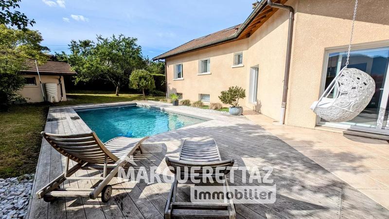 Maison - 266 m² - 8 pièces