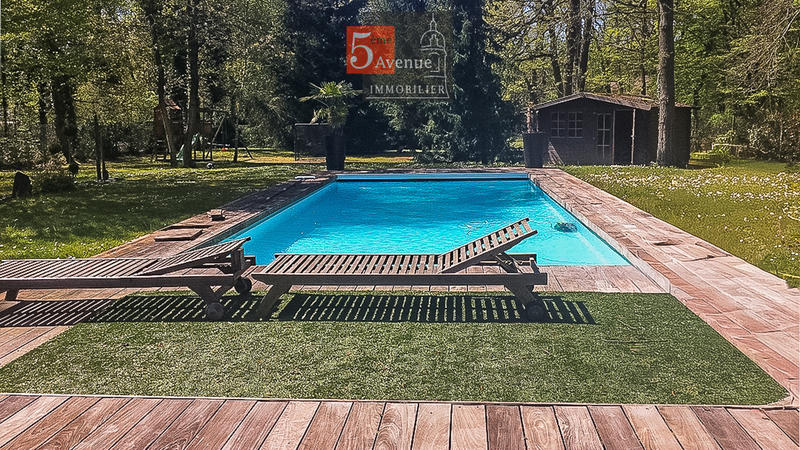 Maison - 400 m² - 8 pièces