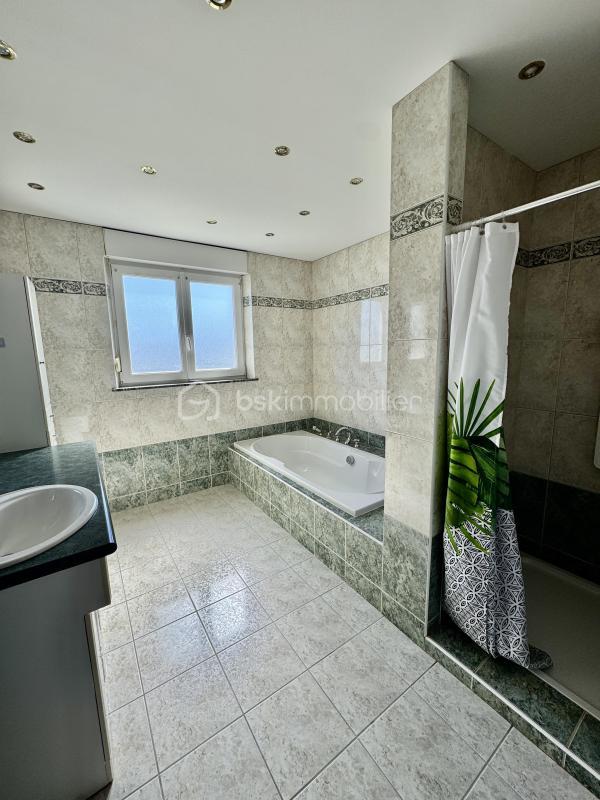 Maison - 187 m² - 6 pièces