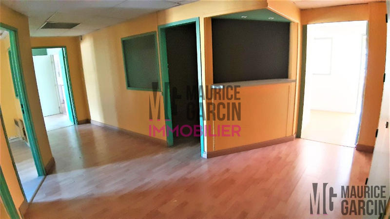 Bureau - 150 m² - 6 pièces