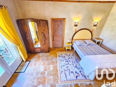 Maison - 230 m² - 8 pièces