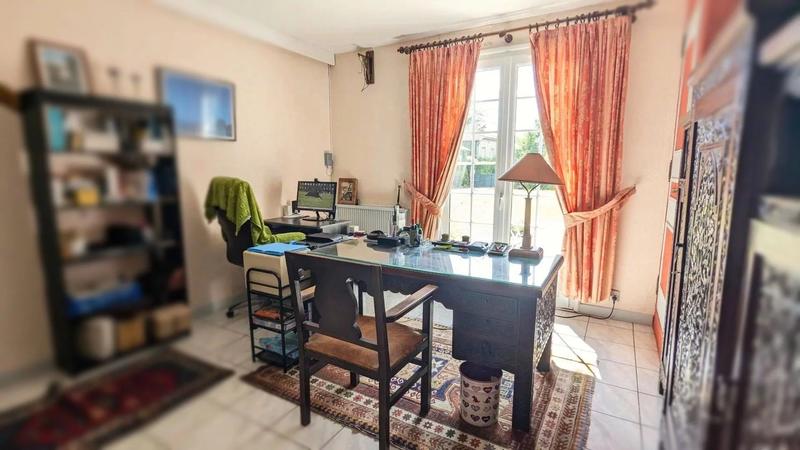 Maison - 219 m² - 9 pièces