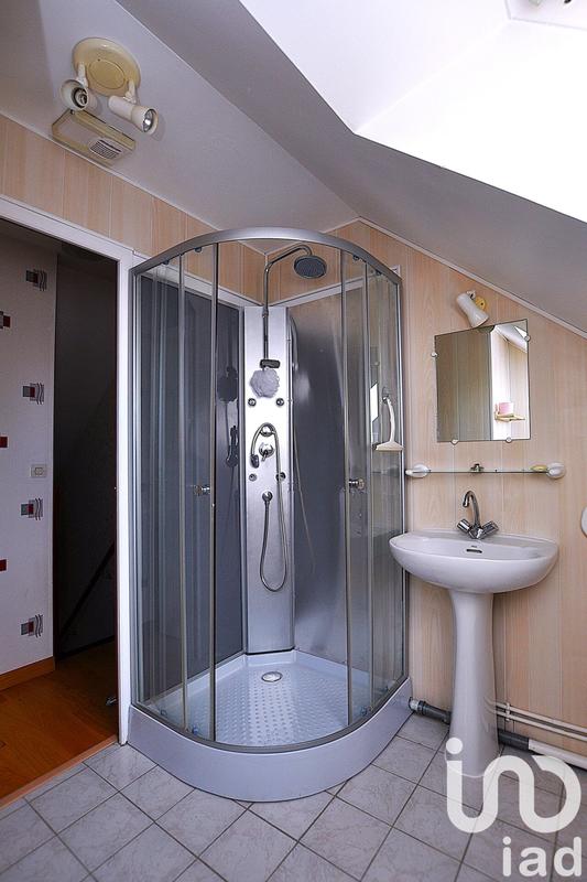 Maison - 94 m² - 5 pièces