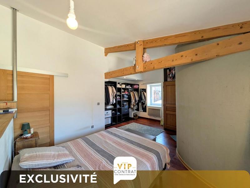 Maison - 246 m² - 9 pièces