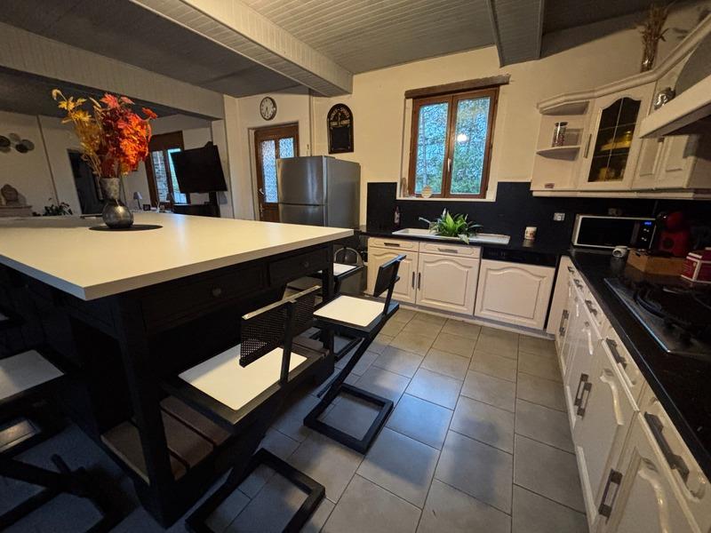 Maison - 260 m² - 20 pièces