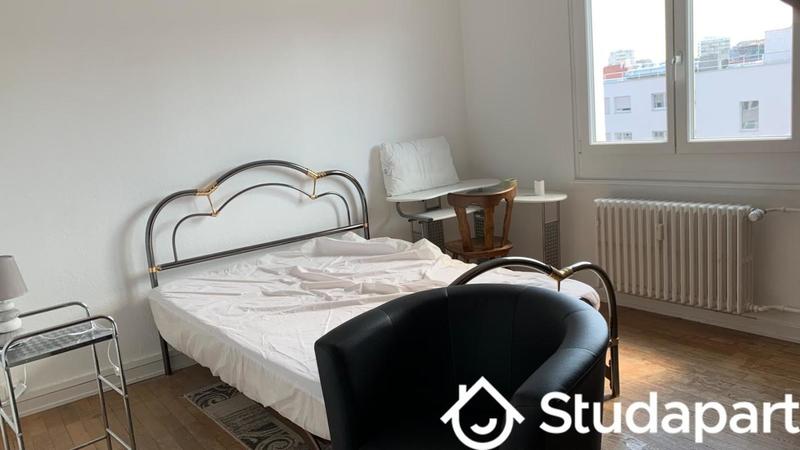 Chambre - 13 m² - 1 pièce