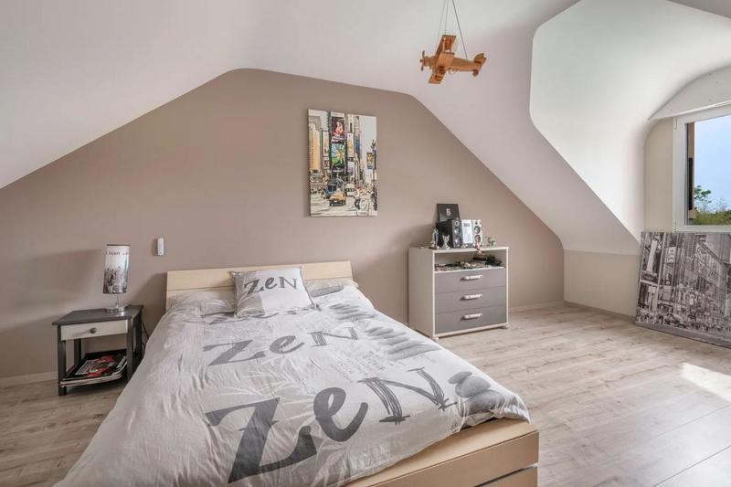 Villa - 233 m² - 12 pièces