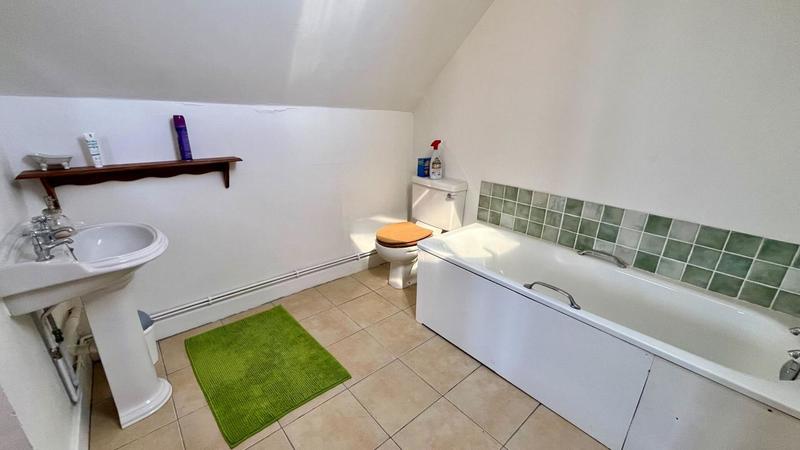 Maison - 240 m² - 6 pièces