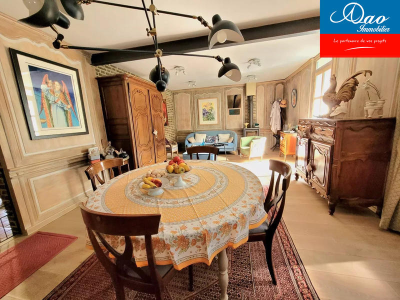 Maison - 250 m² - 6 pièces