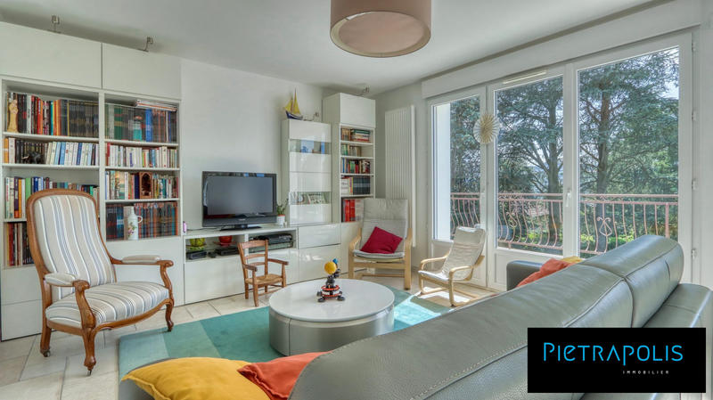 Maison - 220 m² - 9 pièces