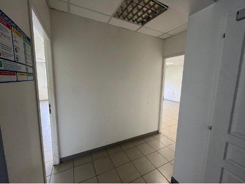 Local d'activités - 185 m²