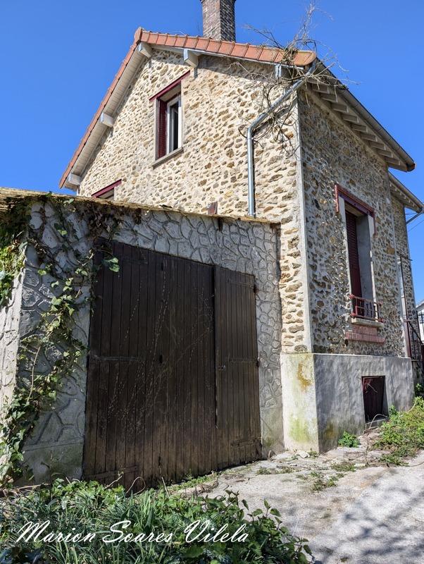 Maison en pierre - 99 m² - 4 pièces