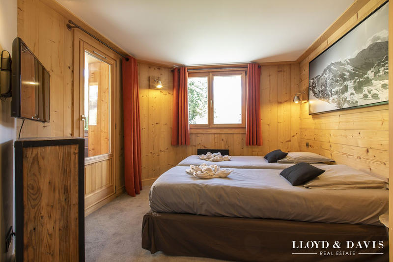 Châlet - 295 m² - 11 pièces