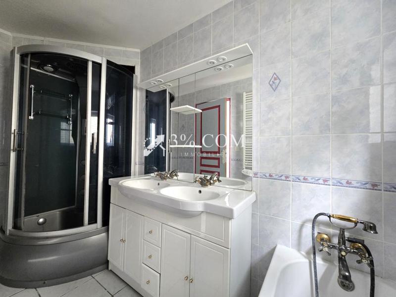 Maison - 97 m² - 5 pièces