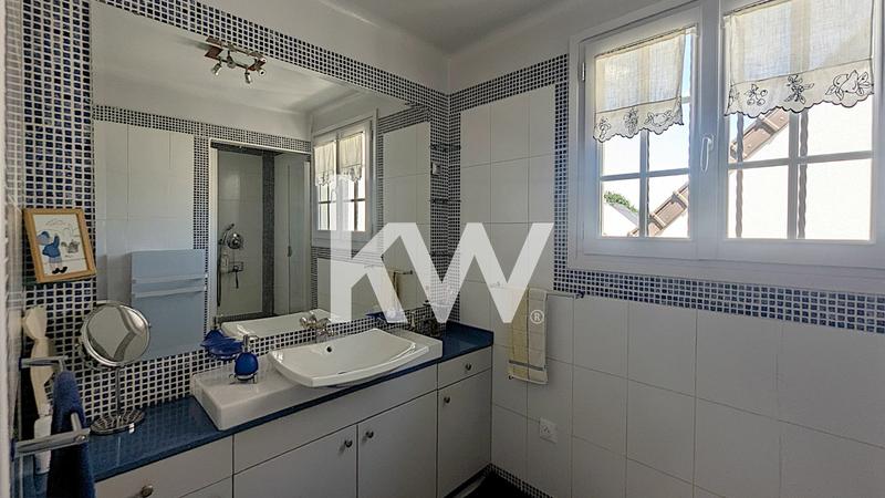 Maison - 179 m² - 7 pièces