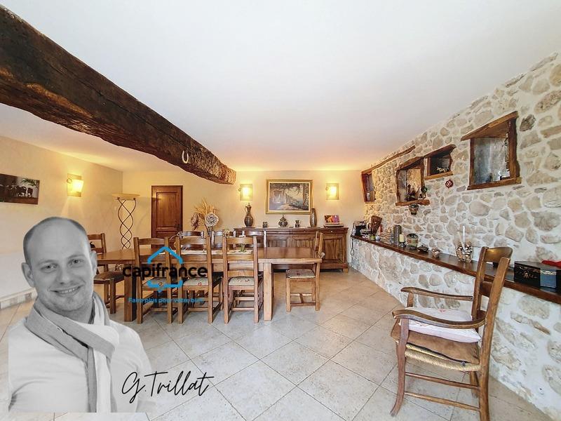 Maison - 330 m² - 7 pièces