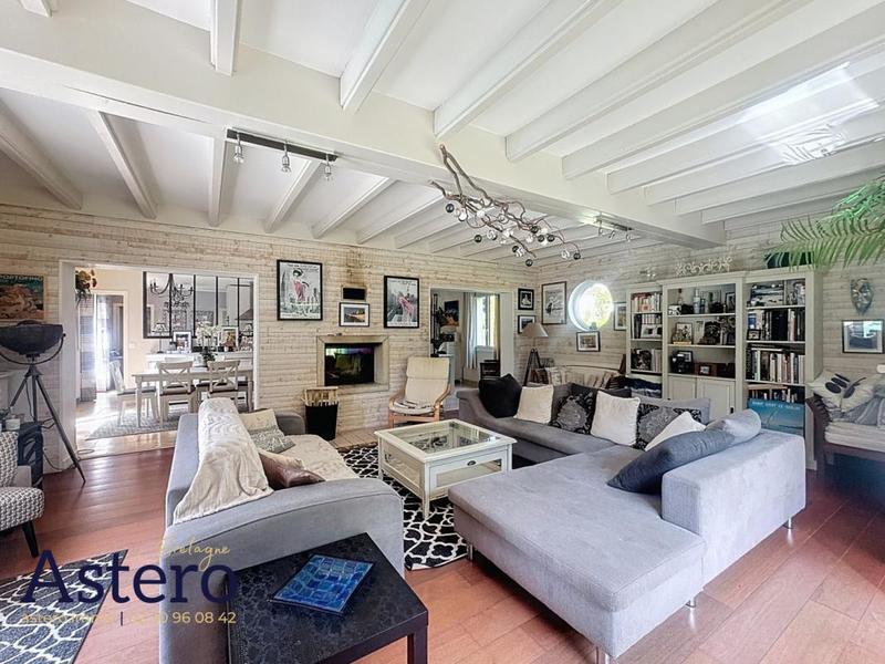 Propriété - 255 m² - 8 pièces