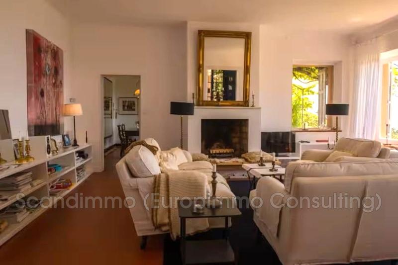 Maison - 250 m² - 9 pièces