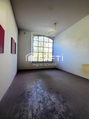 Maison - 240 m² - 6 pièces